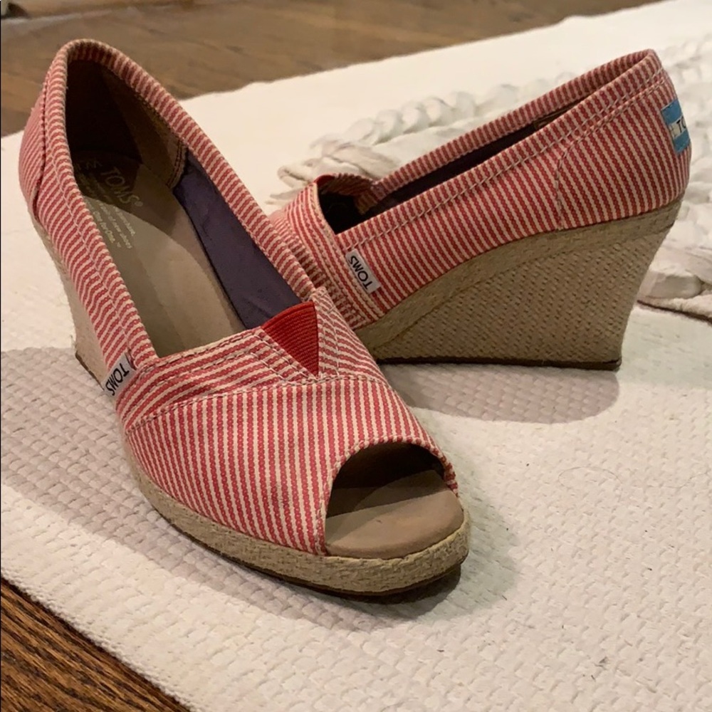 Open-Toe Red and White Toms Espadrille Wedges